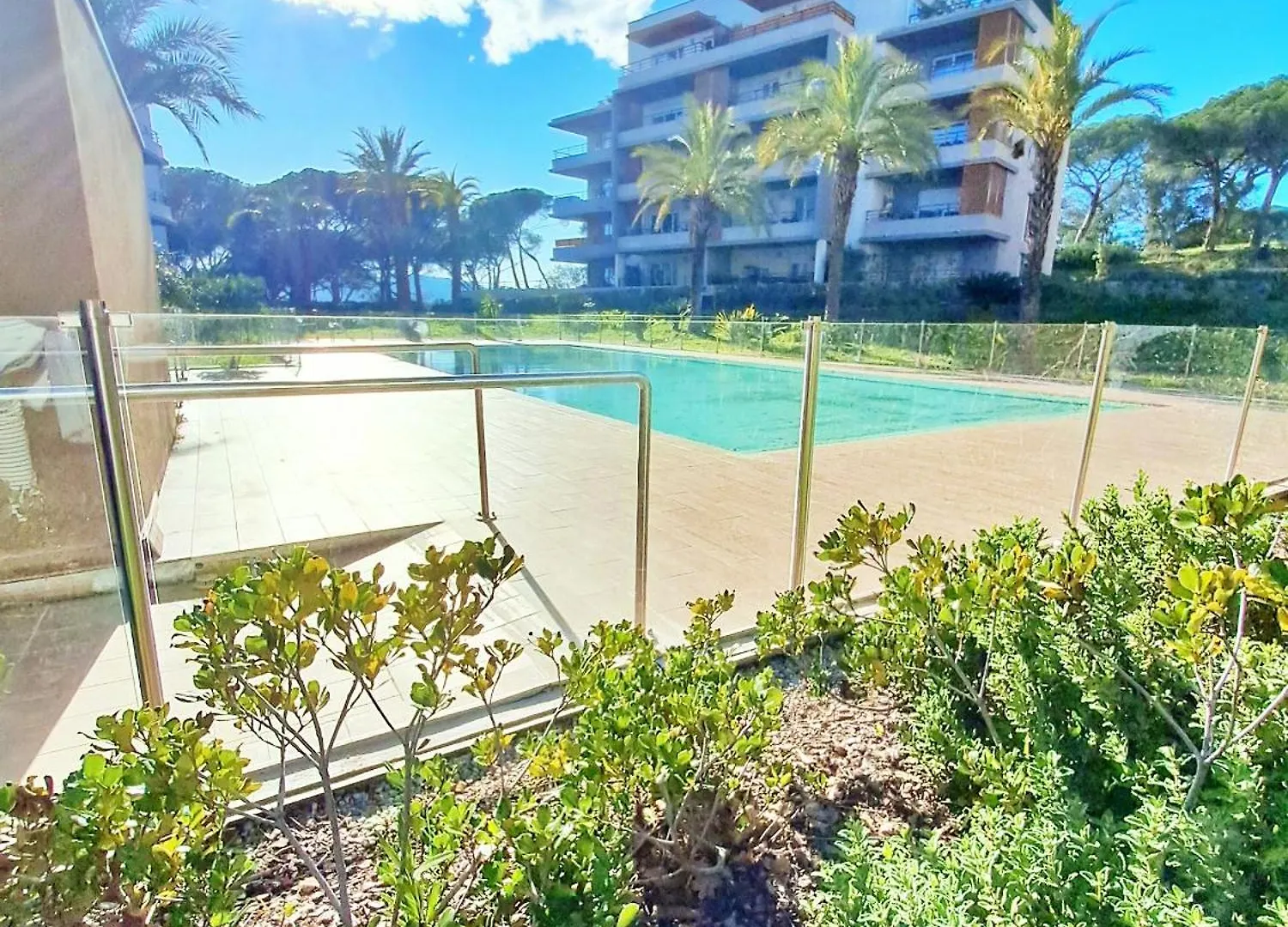 Spacieux T3-Toit Terrasse-Clim-Wifi-Piscine Frejus Apartment